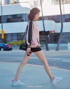 女明星穿的运动鞋,女明星们的运动鞋穿搭指南